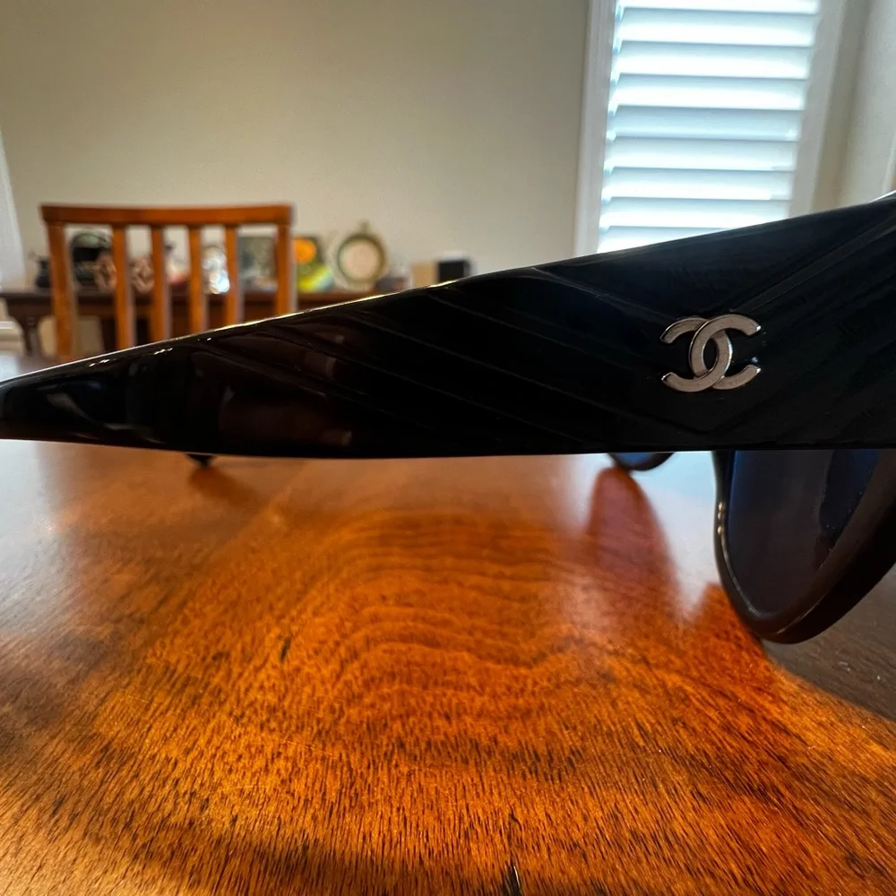 CHANEL 2019 Butterfly Sunglasses Dark Navy